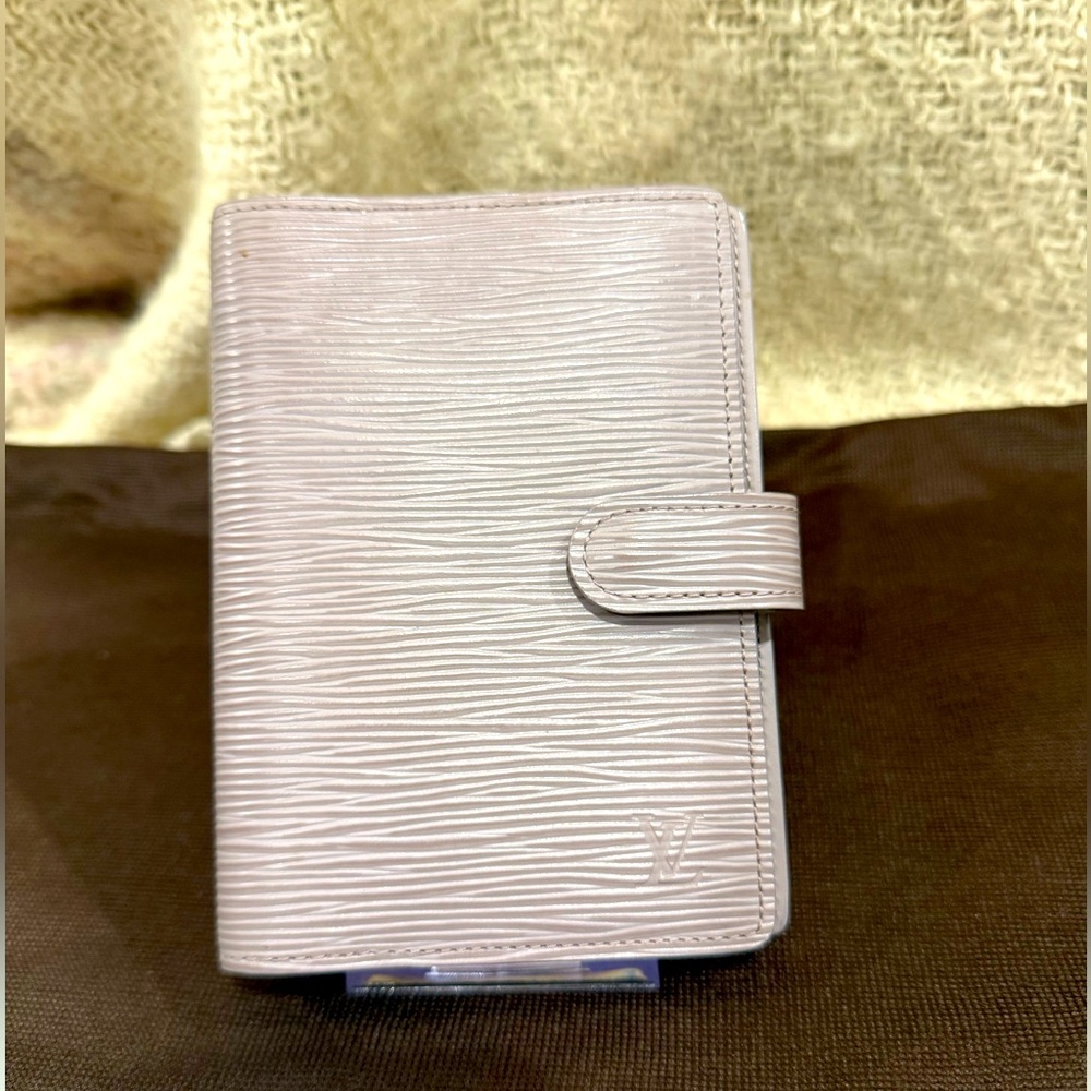 Louis Vuitton Grey Lilac EPI Notebook Agenda
Planner Wallet - Picture 3 of 13